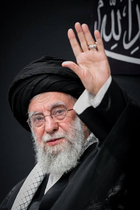 دانیار tweet media