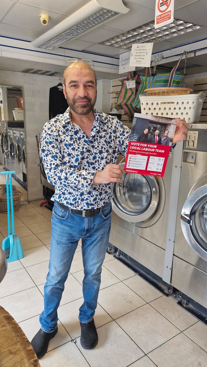 FionaParker66's tweet image. Great catching up with Mr Khan at Green Launderette in Lisson Green. He's an amazing champion of the Church Street community, always there to lend a helping hand #localelections2026 #Labour #ChurchStreet