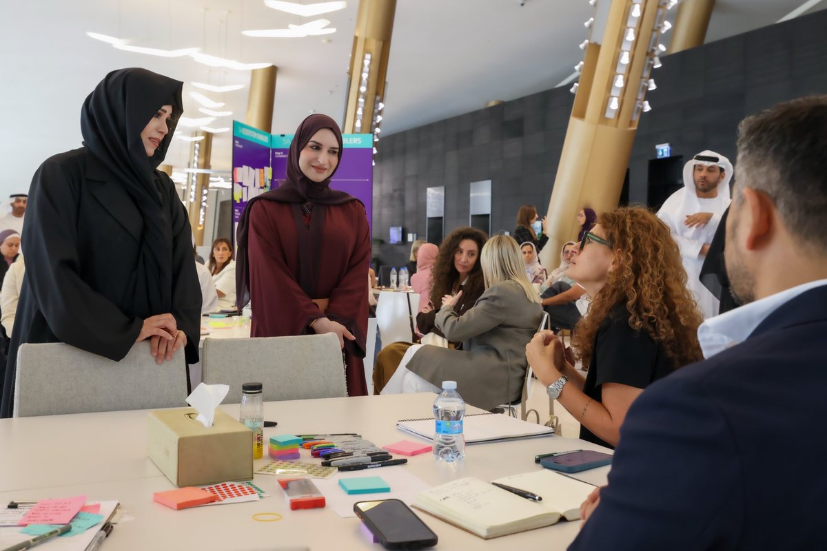 DXBMediaOffice's tweet photo. Latifa bint Mohammed meets with key representatives from across Dubai’s cultural and creative ecosystem during the ‘Creative Sector Resilience’ workshop organised by Dubai Culture in collaboration with the Dubai Future Foundation. Held at Etihad Museum, the session brought together leaders from cultural and heritage entities, arts and creative organisations, event and programme stakeholders, as well as supporting service providers.
@DubaiCulture