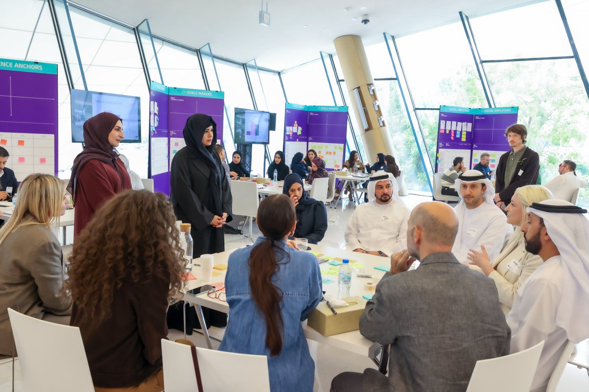 DXBMediaOffice's tweet photo. Latifa bint Mohammed meets with key representatives from across Dubai’s cultural and creative ecosystem during the ‘Creative Sector Resilience’ workshop organised by Dubai Culture in collaboration with the Dubai Future Foundation. Held at Etihad Museum, the session brought together leaders from cultural and heritage entities, arts and creative organisations, event and programme stakeholders, as well as supporting service providers.
@DubaiCulture