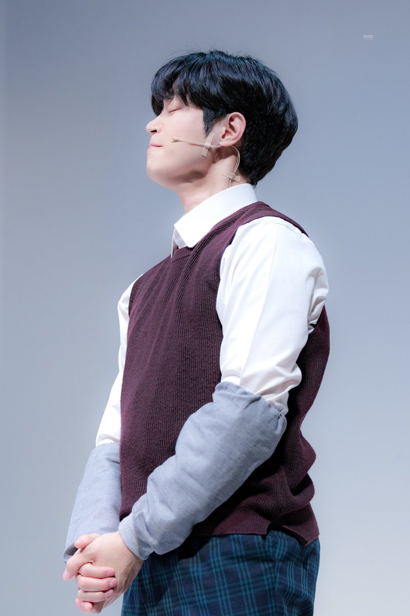 260408 밤 아트 커튼콜

이반 | #박영수