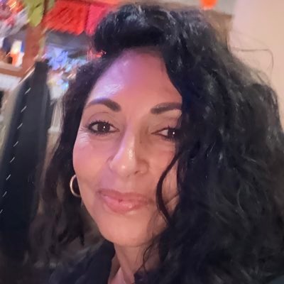 Patriots if you are not following my friend <a href="/brandt_lor23351/">Lorena B</a>  please consider adding she is currently at 10200 let’s help her get to 10600