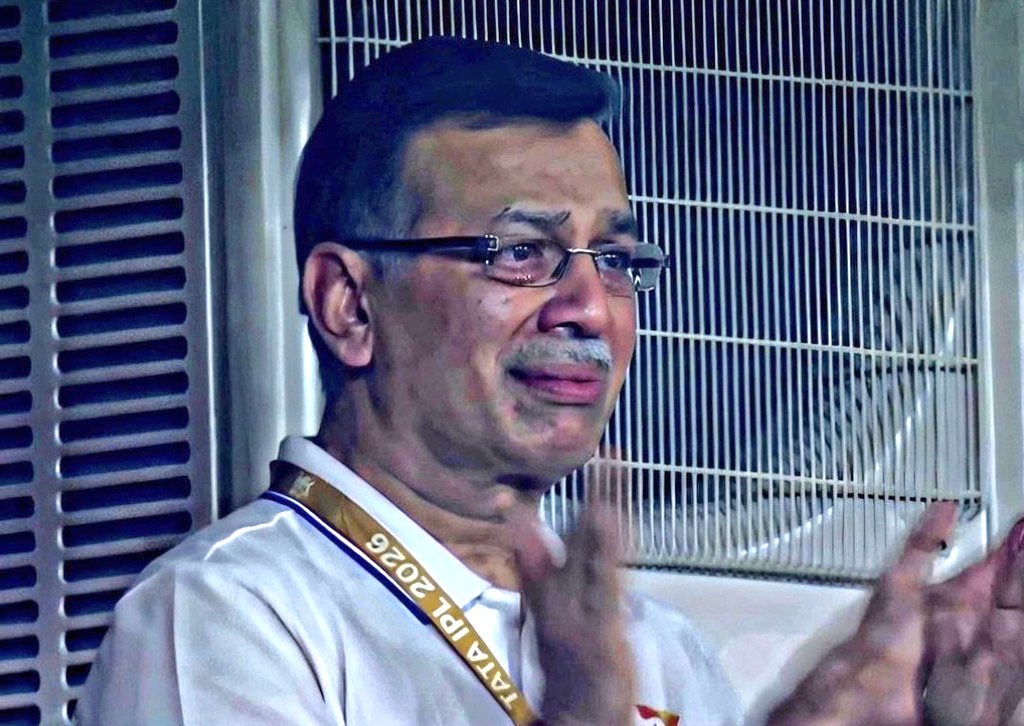 NeecheSeTopper's tweet photo. some of the greatest acting with painful eyes i have ever seen on camera https://t.co/XhITAgzVB7