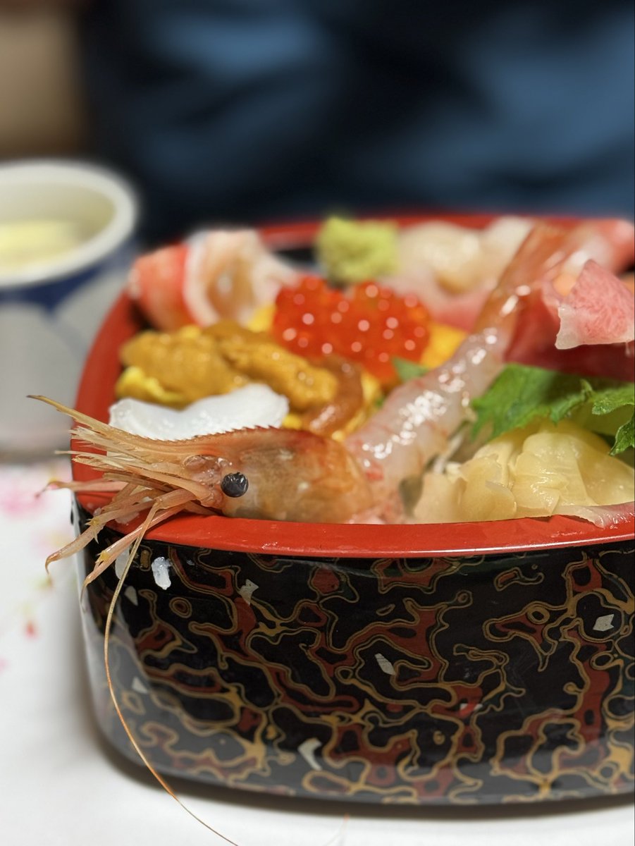 okomusun's tweet photo. 久しぶりの回らないお寿司🍣 https://t.co/2XI4ORM3n0
