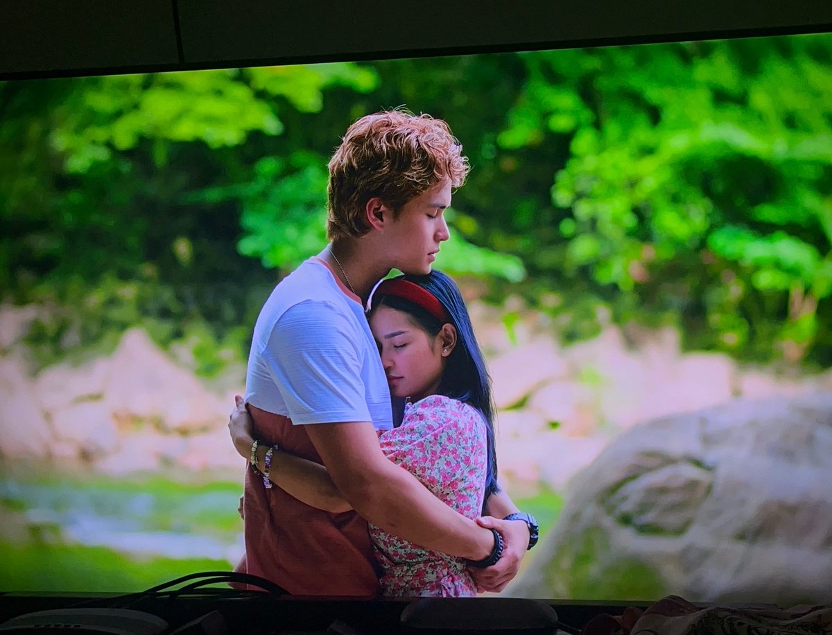 karalexir's tweet image. ganda ng chemistry nila kyle &amp;amp; xyriel 🥹 it was such a beautiful film~ 

rollercoaster yung emosyon ko dito! it didn’t felt like they are acting at all, it felt like they’re real people — as jordan &amp;amp; rose. the young love portrayal on this 💯

#18thRose #XyrielManabat #KyleEcharri
