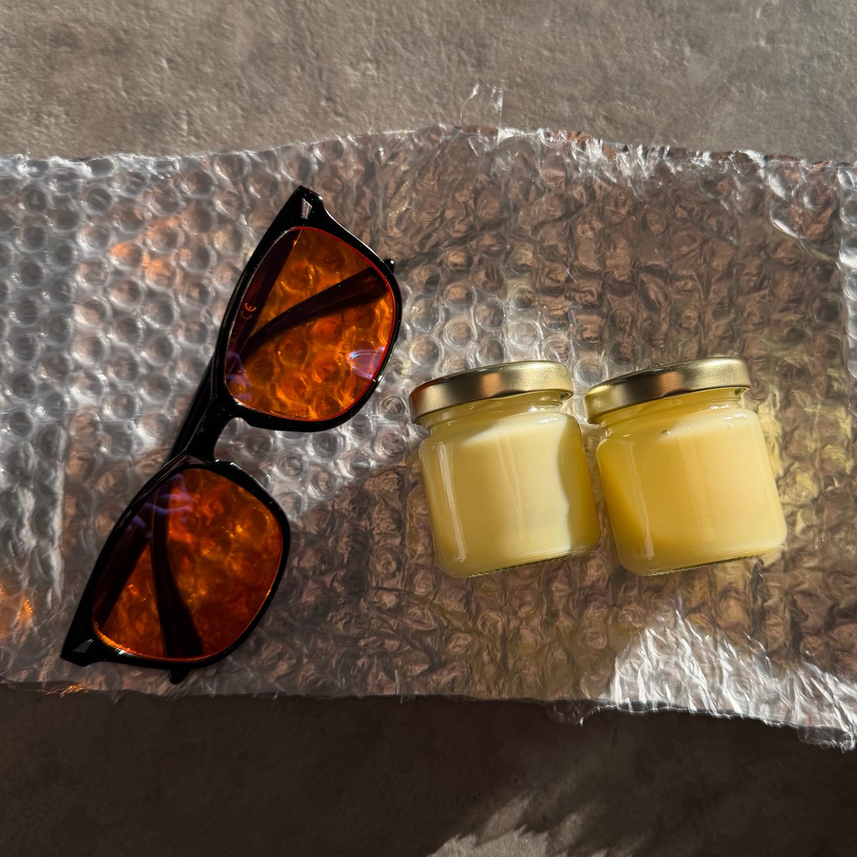 BasedBiohacker's tweet image. christmas just keeps on coming. royal jelly and some REAL blue light blockers from @aestheticprimal (the goat). the stack is changing, major experiments underway. building a stronger base, trialling new acute enhancers, and filling in holes. prioritizing longevity more and more