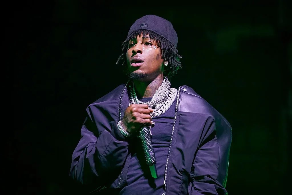 backndfendi's tweet photo. Rapper and K*ller NBA Youngboy had allegedly been arrested on 3 counts of Attempted M*rder this morning deputies say he organized 50 men to go to Houston to avenge the shooting that happened to NBA Ben 10 last night in a Houston restaurant sources says that 3 men are dead 😬 https://t.co/7uFOOBeVHh