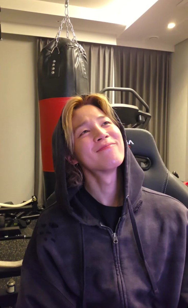 abi 🌸 tweet media