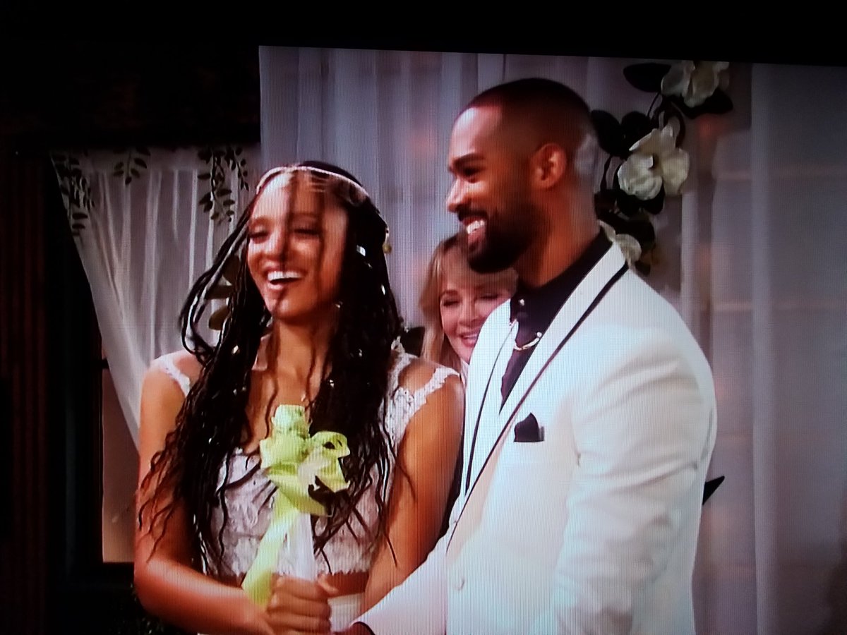 NielsenChrissi's tweet image. Happy birthday to this amazing fella. 

Happy birthday Lamon Archey.

I miss him so much. Eli and Lani are everything. Such a beautiful couple

Will always be one of my favorites.  

#Days #Elani @LamonArchey @ariet_alp @EliandLani