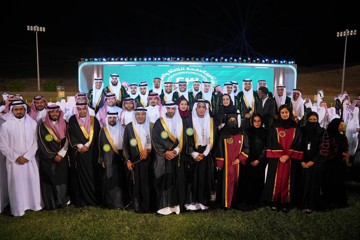 🎓 تبارك #كلية_العلوم_الطبية_التطبيقية #جدة لأبنائها وبناتها #خريجو_كاساو_23، وتشاركهم فرحة التخرج في هذه المناسبة السعيدة التي تُتوَّج فيها سنوات الجد والاجتهاد بالنجاح والإنجاز.

نسأل الله لهم مستقبلاً زاهراً مليئاً بالعطاء والتميّز، وأن يكونوا خير سفراء للكلية والجامعة في خدمة