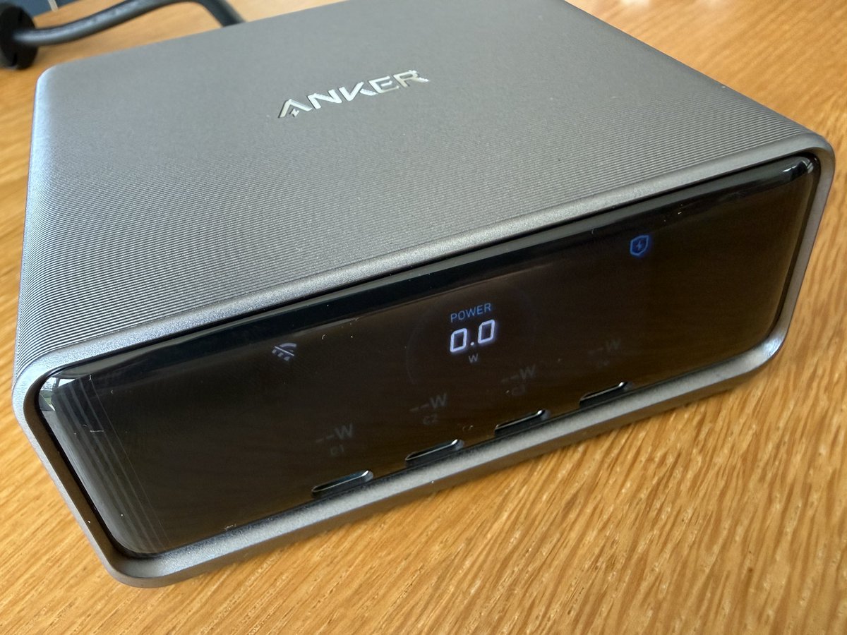 mRr3b00t tweet media