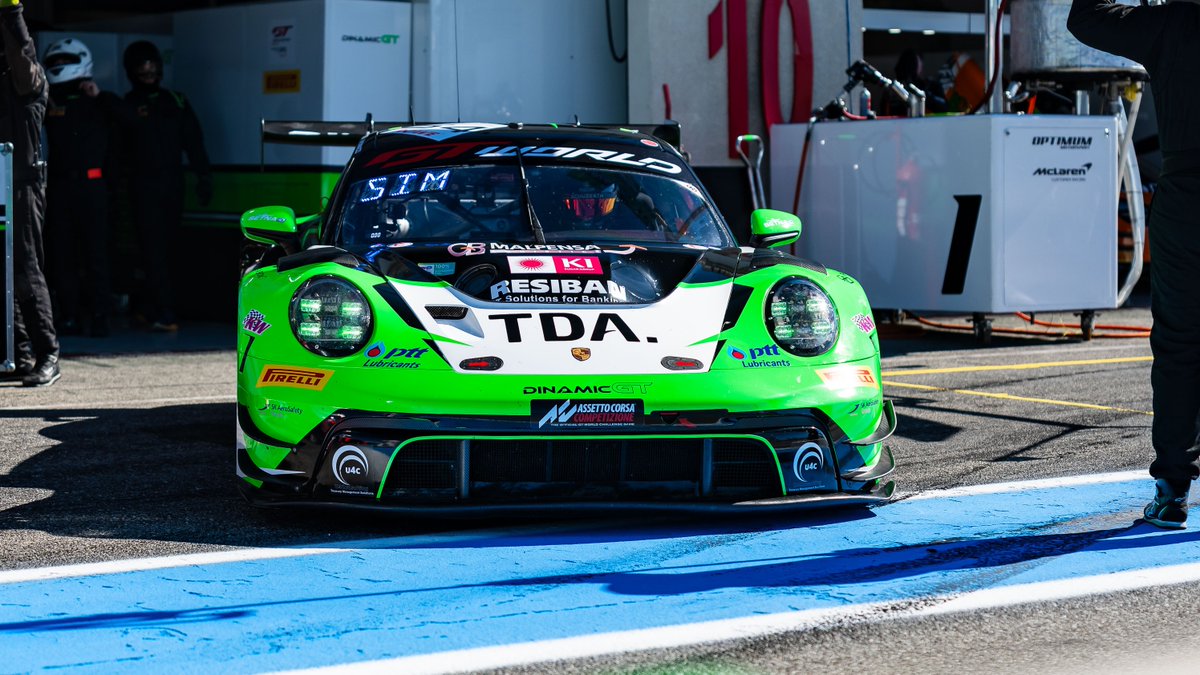 Porsche.CustomerRacing tweet media