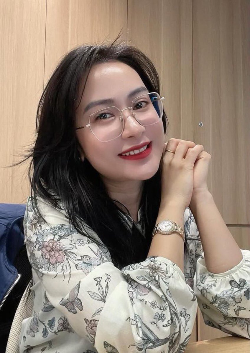 nguyetcamne's tweet photo. Tim phi công trẻ cho quý ba hôi xuân. Ib tele https://t.co/8VTNgDKVXg https://t.co/1Bf4fsKRrX