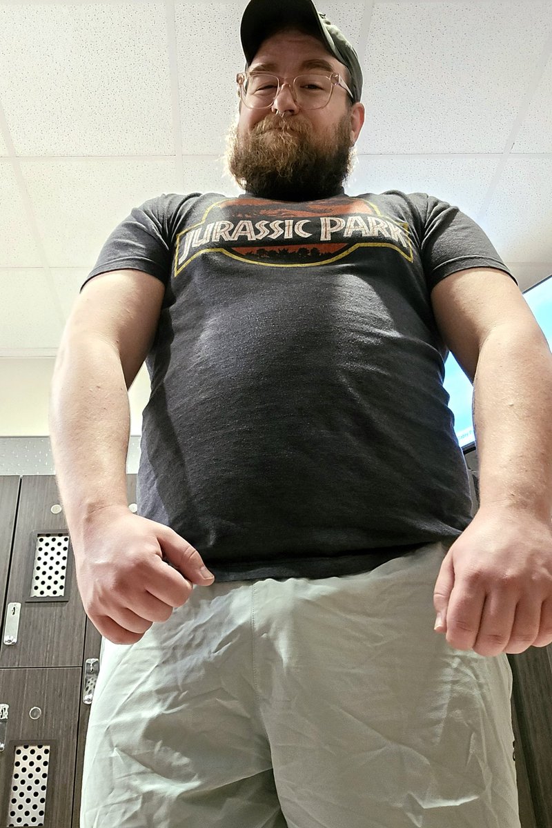 Another successful day at the gym! Come park Jur-Ass on my face 🦖