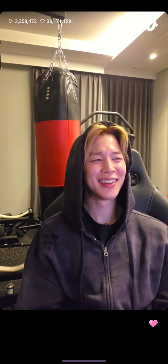 Agus✨️🇦🇷 VOY A VER A BANGTAN EN ARG ⊙⊝⊜ 💜 tweet media