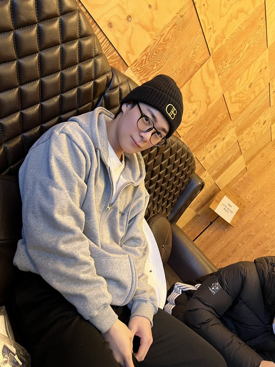 24hrsanha's tweet photo. 빈이시 🍀 https://t.co/m9cN16VAZj