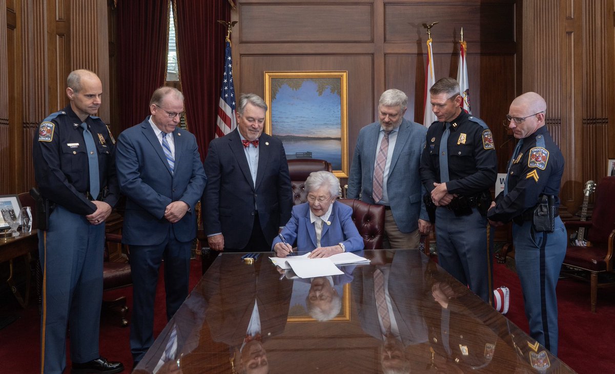 Governor Kay Ivey tweet media