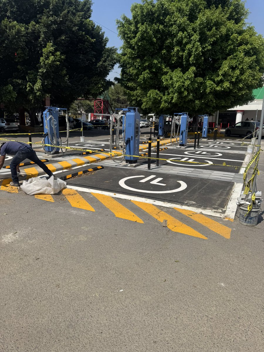 JpySJimenez's tweet photo. Mejor hubieran arreglado su estacionamiento @OrgSoriana @TiendaSoriana https://t.co/RbfaptJeAa