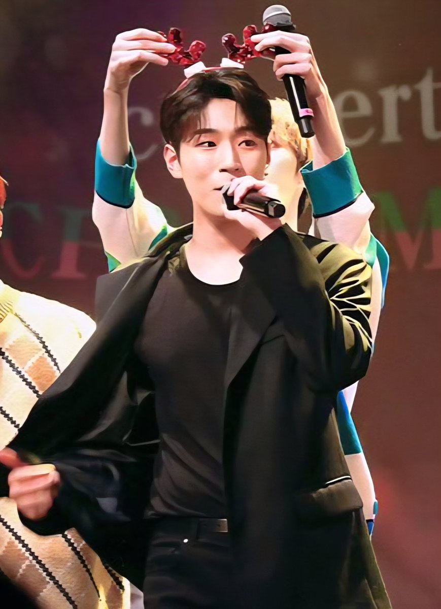 솸님별님 tweet media