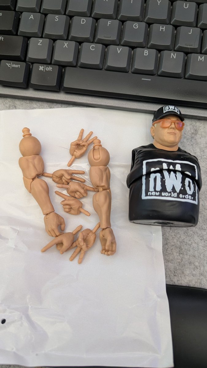 #chc #collectorshelpingcollectors I have some random wwe baf pieces. Two pieces nwo Dusty and the Jesse Venture parts from the new Chyna.

$22 shipped

<a href="/Berserker1973/">Hardcore APhillyated</a> you know anyone who could use these?