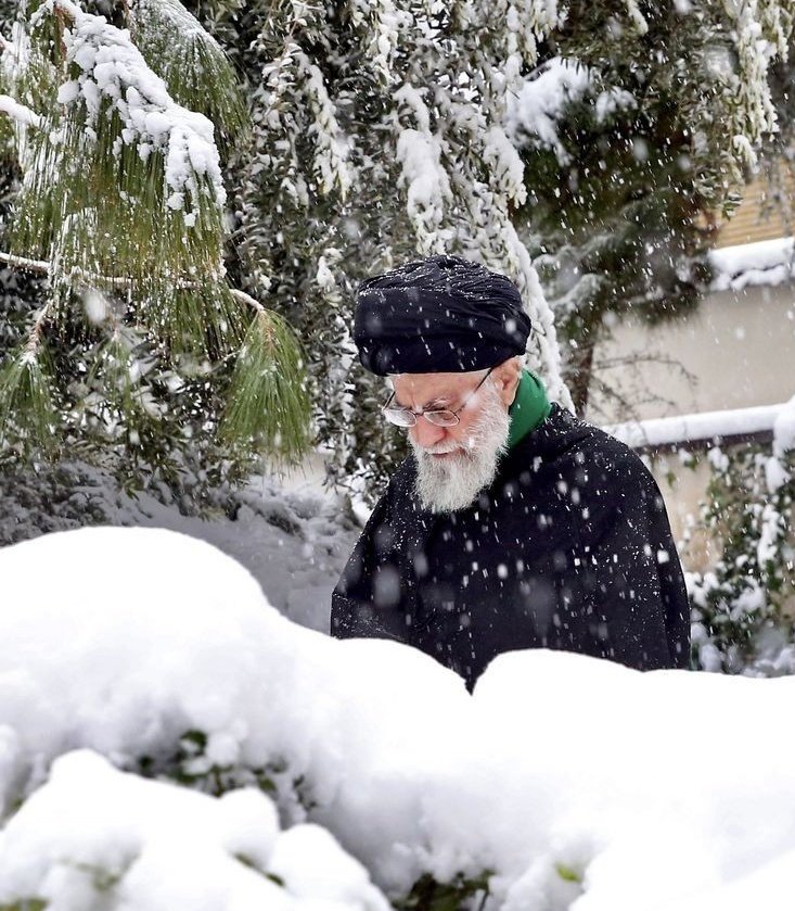 ZM80288653's tweet photo. The fruitful life of Imam Khamenei is a great lesson of perseverance, piety and doing what they say for all of us.
#Martyr_of_Resistance
#who_is_khamenei https://t.co/0A7G7CeUwa
