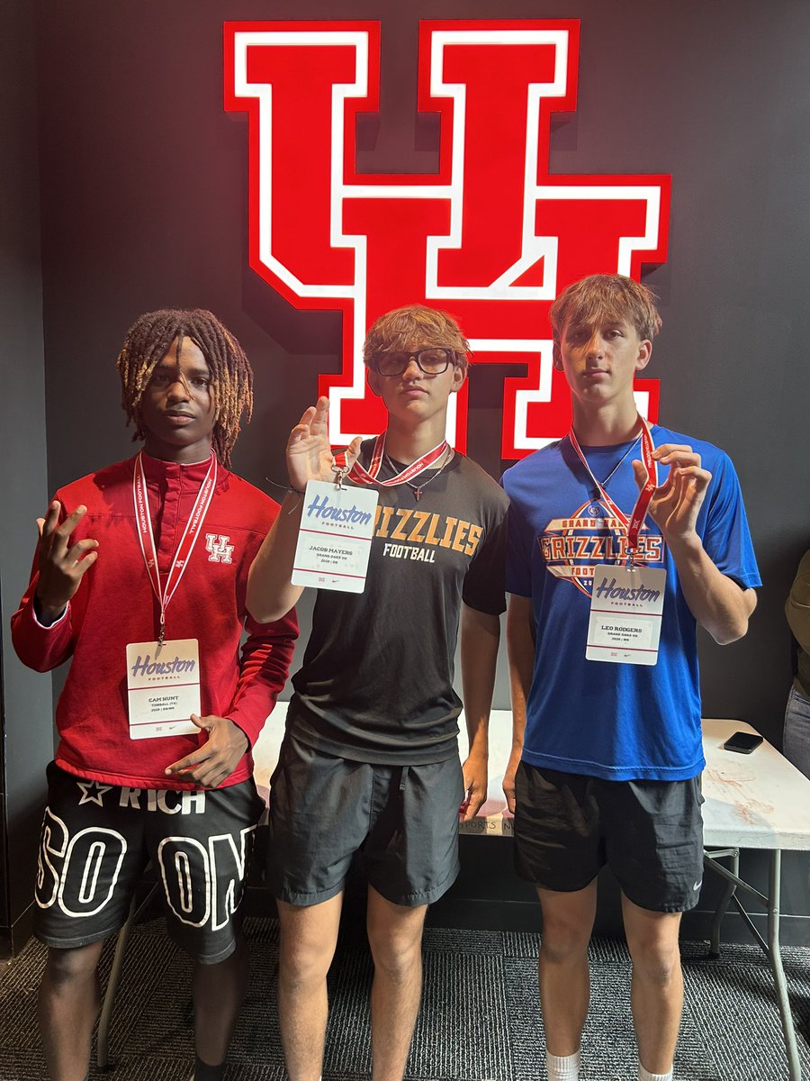 LeoJRodgersIV's tweet photo. Had a great time today with @JacobJMayers and @kvngcam09!!

@CoachTMiller18 @AgentGrady_ @UHouston https://t.co/qrh6ClOlzF