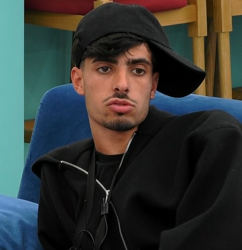 mrb. 🦋 tweet media