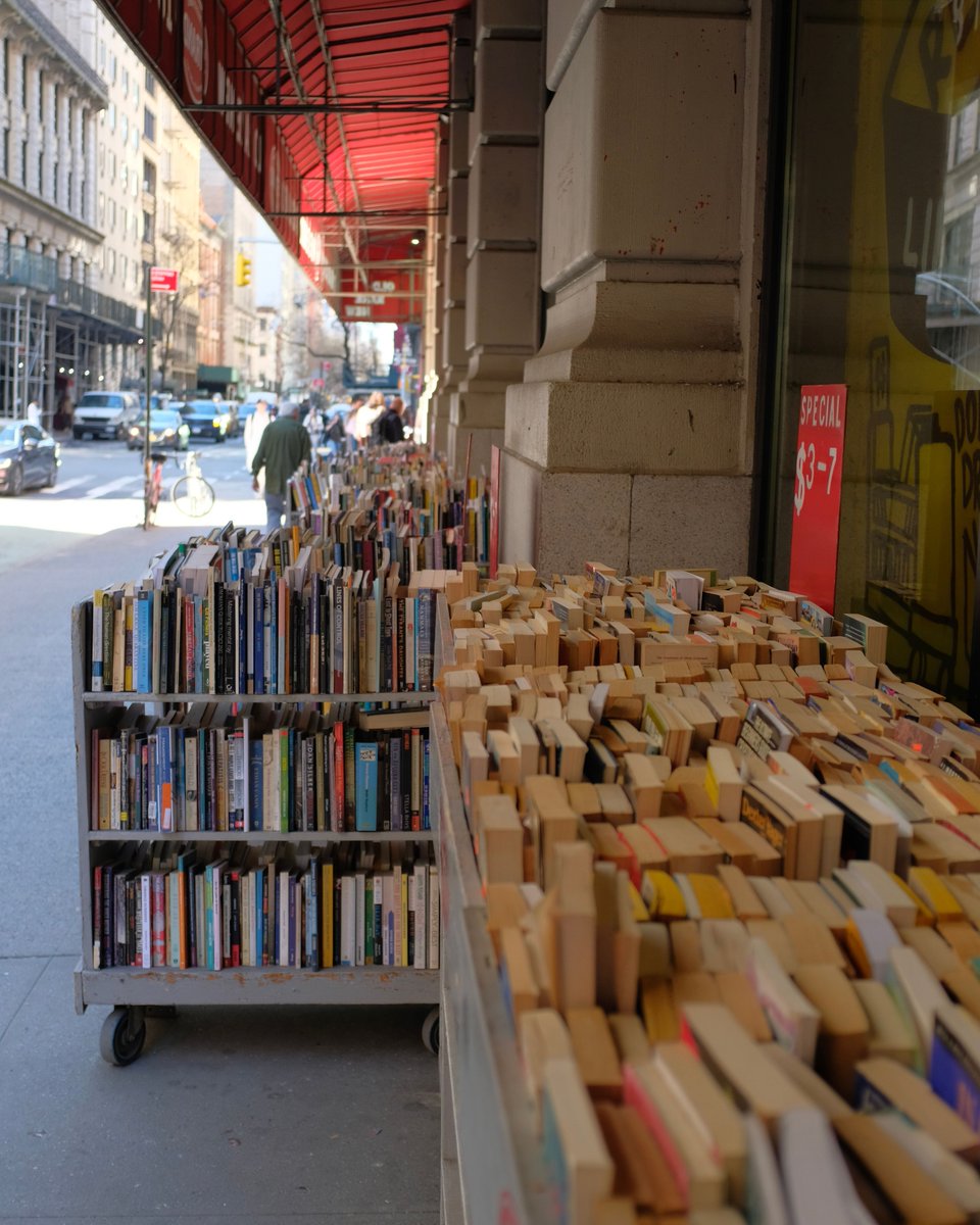 Strand Bookstore tweet media