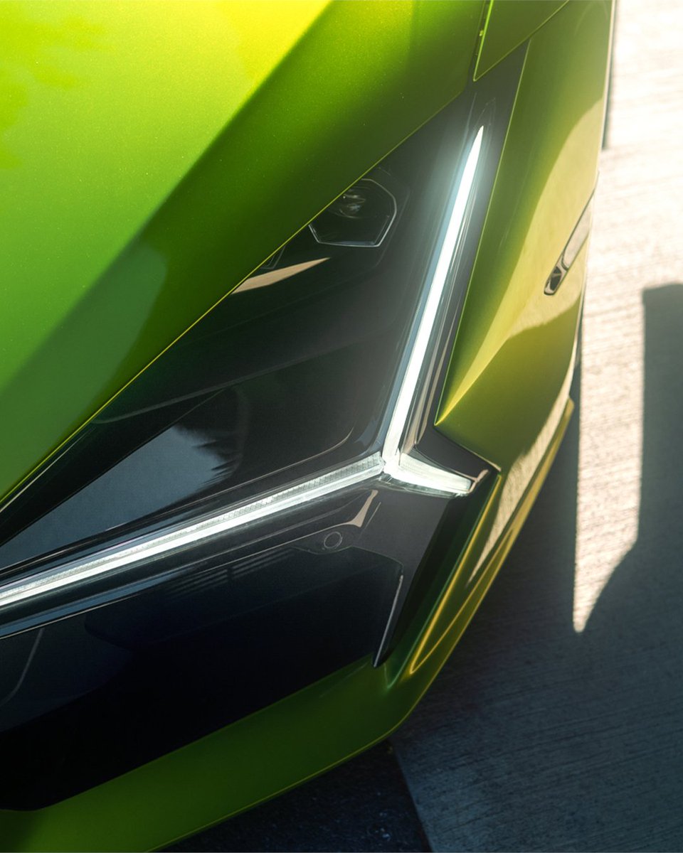 Lamborghini tweet media