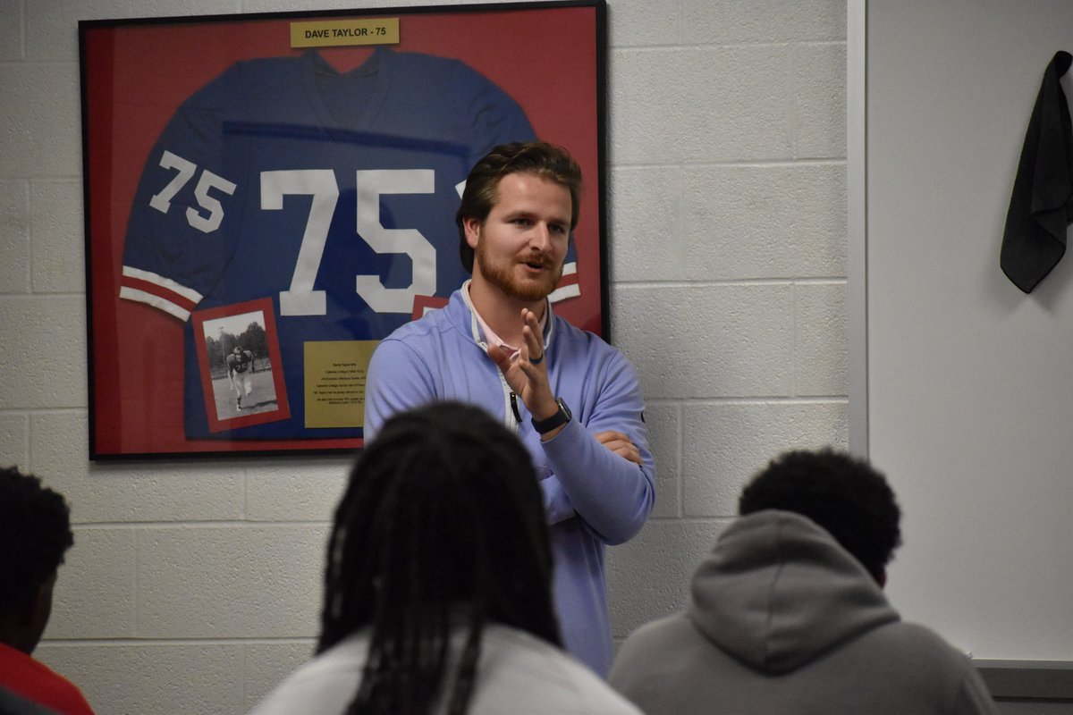CatawbaFootball's tweet photo. Appreciate Mike Sheehan (Associate, King & Spalding) and Shawn Galloway (Technology Manager, Bank of America) for coming by yesterday and speaking to our team for #RealLifeWednesday. Great perspective on life beyond football and what it takes to win off the field. https://t.co/kyVEKkLa23