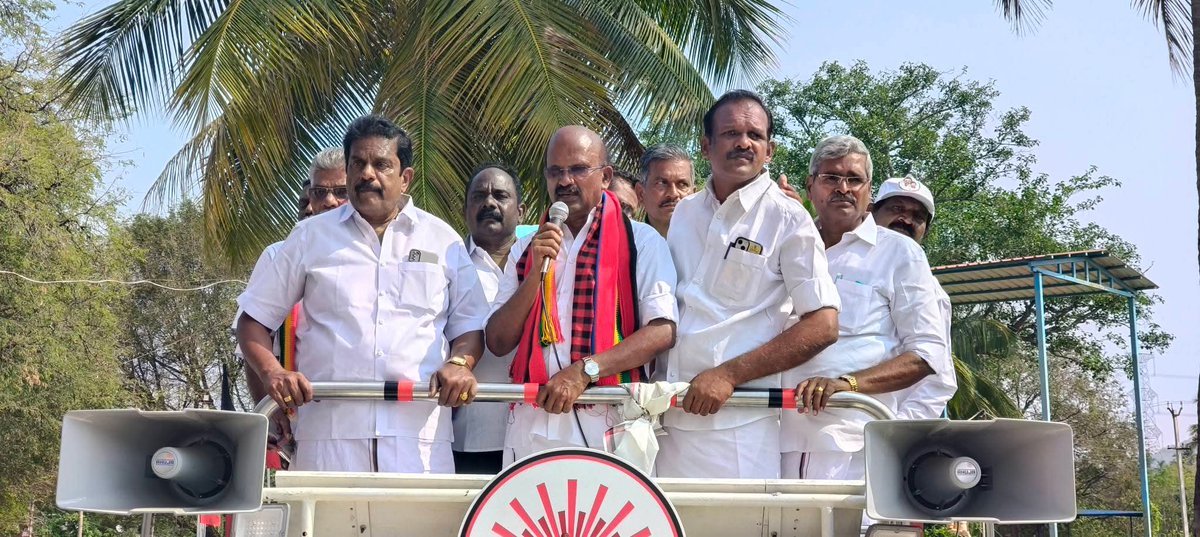 PPalaniappanDMK's tweet photo. #பாப்பிரெட்டிப்பட்டி சட்டமன்ற தொகுதியில் இன்று தேர்தல் பரப்புரை பாப்பிரெட்டிப்பட்டி மத்திய  ஒன்றியம் மோளையானூர் ஊராட்சி
வெங்கடசமுத்திரம் ஊராட்சி
பகுதிகளில் தோழமைக் கட்சி நிர்வாகிகளுடன் உதயசூரியன் சின்னத்திற்கு வாக்கு சேகரித்தோம். 
வாக்களிப்பீர் உதயசூரியன் 🌄
#VoteForDMK @mkstalin
@Udhaystalin @evvelu @MRKPanneer @arivalayam
@PEN_Offl
#ஸ்டாலின்_தொடரட்டும்_தமிழ்நாடு_வெல்லட்டும்