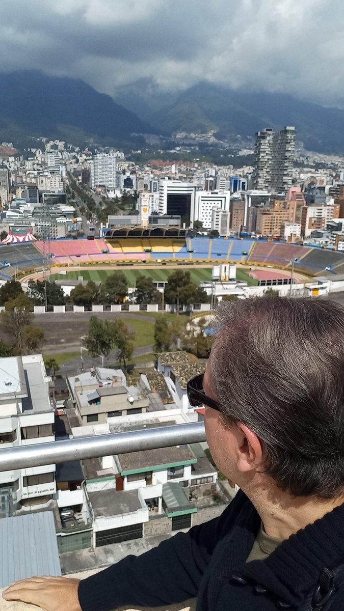 EdmundoCalero's tweet image. Hermosa 📸 vista del Estadio Olímpico Atahualpa 🏟 en mi paso por la ciudad de Quito, Ecuador. #Travelblog #Photography