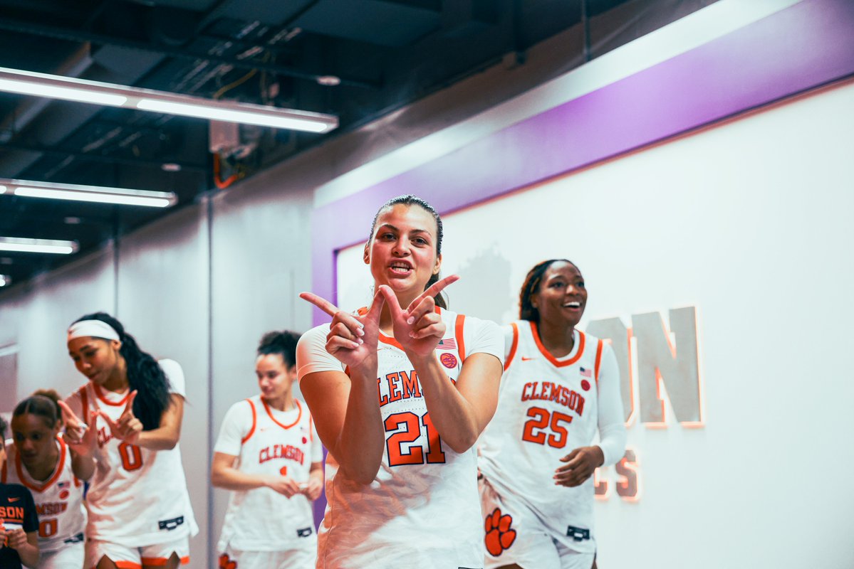 Clemson Women's Basketball tweet media