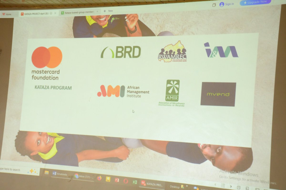 Nyamagabe's tweet photo. Umuyobozi w’Akarere, @Niyomwungeri_H yagiranye inama n’abahagarariye Umushinga #Kataza, Abajyanama b’Imibereho Myiza n’Iterambere (Para Social Workers) bahagararariye abandi ku rwego rw’Imirenge, abakozi bo mu Ishami ry’Iterambere ry’Imibereho Myiza ... 1/4 https://t.co/FLpI6DGBuh