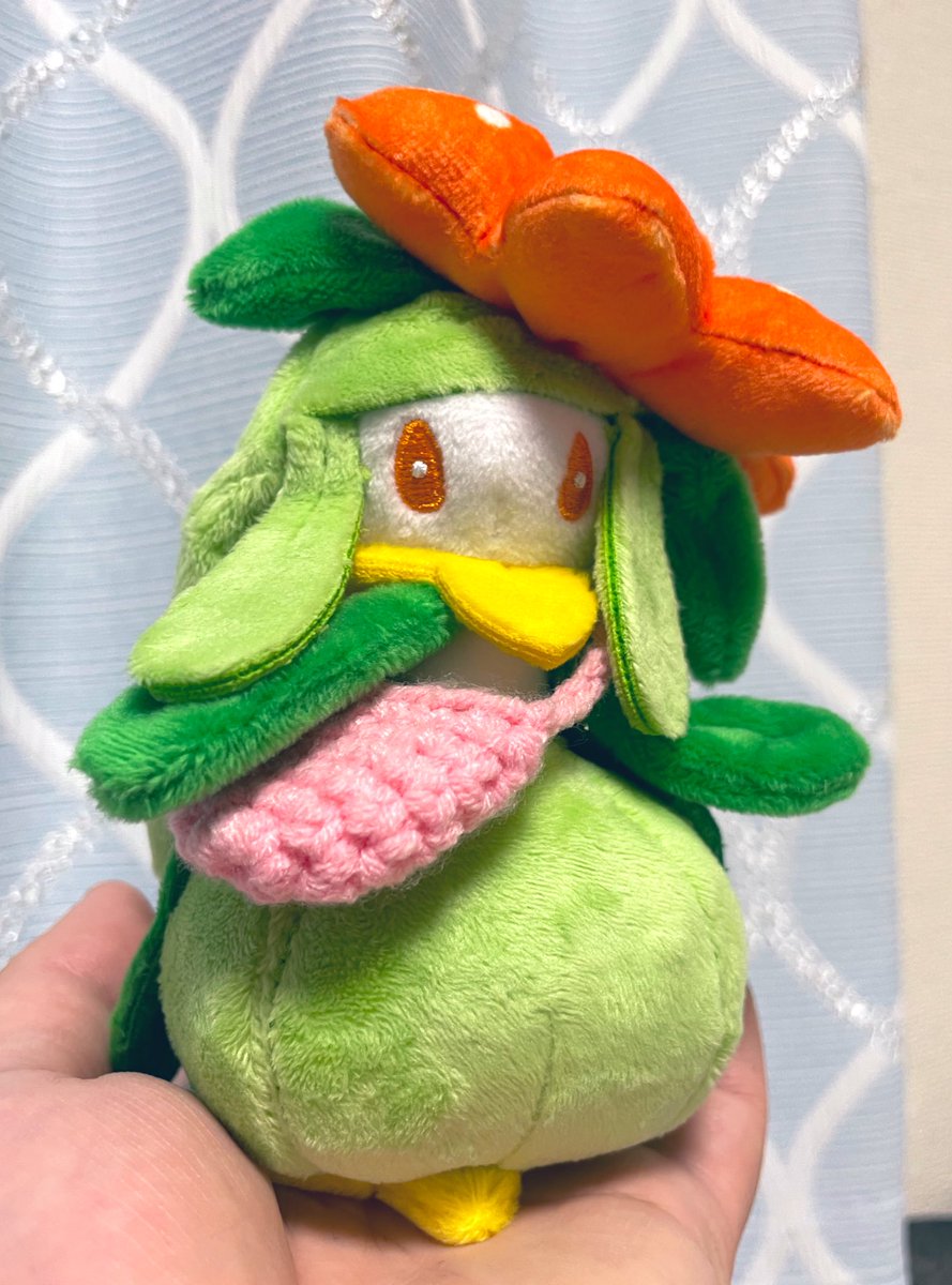 #ポケモンfit 
うちの近所のセリアで見つけたぬい用バッグを装備。なかなかいいんじゃない？