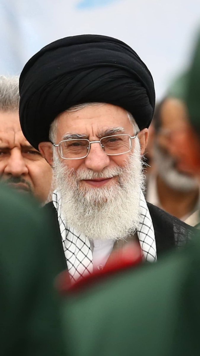ZM80288653's tweet photo. Imam Khamenei showed the world that true power lies in faith, unity, and resistance — if all nations embrace this, the enemy will be forced to lay down its arms.
#Martyr_of_Resistance
#who_is_khamenei https://t.co/Kxw7FoPXMa