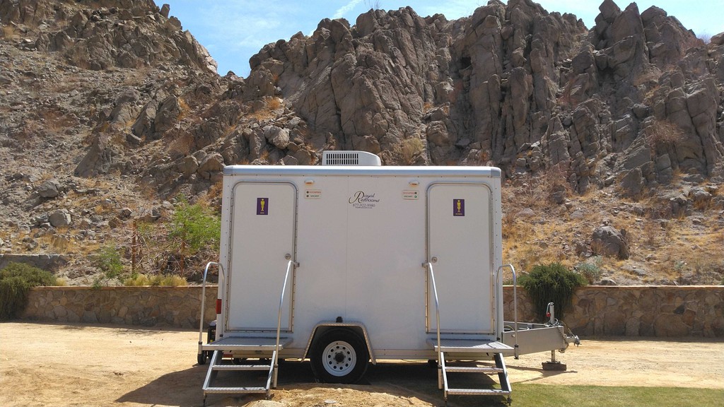 ✅ Clean, comfortable interiors that feel like home- Renting a luxury restroom trailer is wonderful for events including weddings or anywhere you are looking to have nice restroom facilities.

Read more 👉 lttr.ai/Ap8Sy

#celebrations #royalrestroomsca #evemtplanning