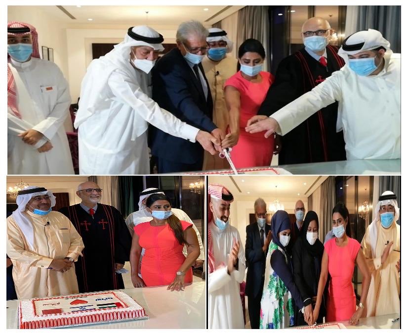 Almahoozi_'s tweet photo. شيماء سبت من حضن السفير الصهيوني ومن حفلة كعكه السلام  مع الصهاينة تدعوا لأهل لبنان بالصبر ! دعاء دافئ ممزوج من حضن السفير الصهيوني ممزوج ب sweet بنكهة صهيونية ، لبنان أشرف من أن تدعو وتتضامن معه ساقطة ومنحطة تأخذ دفئها من حضن السفير الصهيوني،لبنان أشرف من اي عاهرة صهيونية https://t.co/Do1e7rTzfD