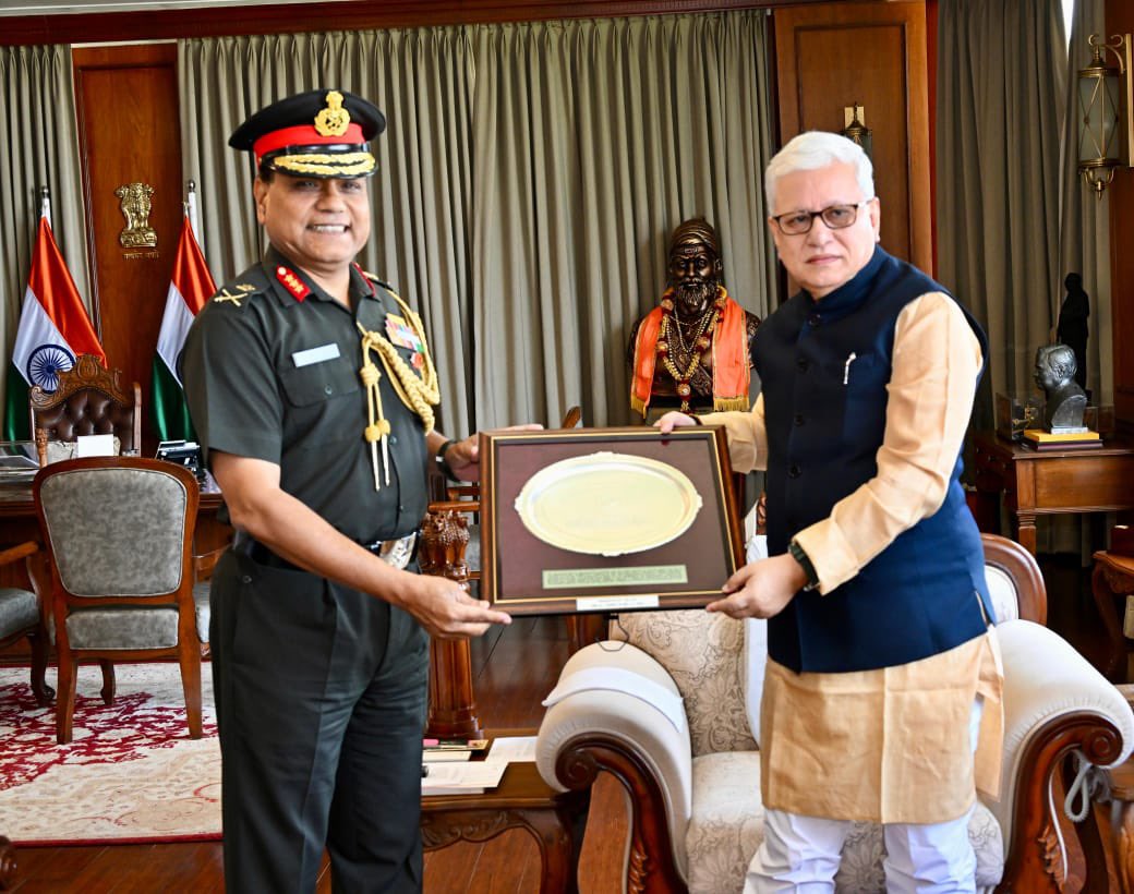 IaSouthern's tweet image. #MilitaryCivilFusion 

Lt Gen DS Kushwah, PVSM, AVSM, SM, General Officer Commanding Maharashtra, Gujarat &amp;amp; Goa Area, called on Hon’ble Governor of Maharashtra Shri Jishnu Dev Varma at Raj Bhavan, #Mumbai.

The interaction reinforced Military-Civil synergy, with discussions on