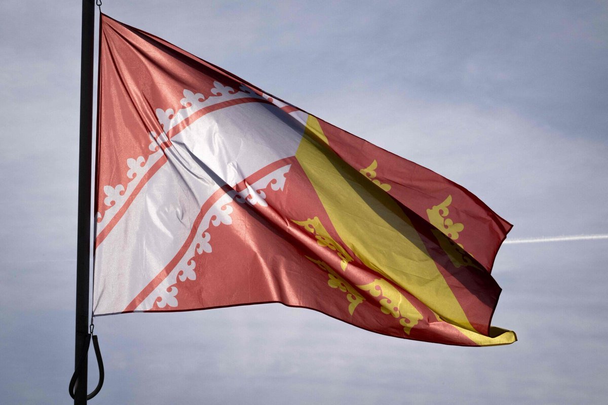 Le Parisien tweet media