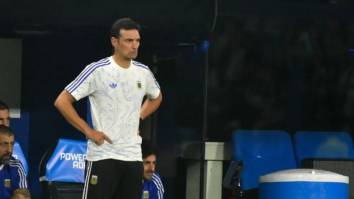 🚨 #AHORA | ✅ Confirmados los amistosos de Argentina 🇦🇷 para la fecha FIFA de junio

📌El primer partido será ante Honduras 🇭🇳 el 6/6 en el Kyle Field de Texas, tal como anticipó <a href="/okdobleamarilla/">doble amarilla ⭐️⭐️⭐️</a>

📌El segundo encuentro será frente a Islandia 🇮🇸 el 9/6 en el Estadio Jordan Hare