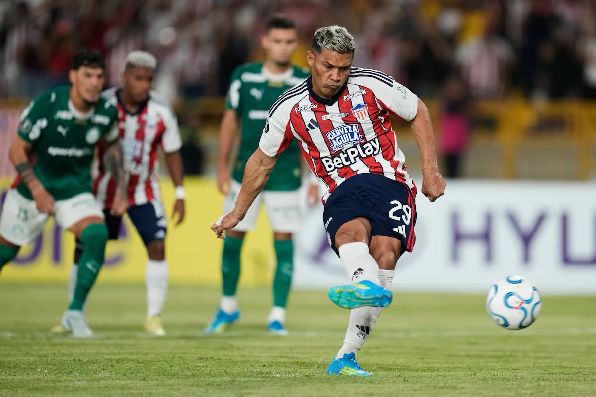 🦈 Últimos resultados de Junior vs. Rivales de Brasil 🇧🇷 en Conmebol. 

2021
1-2 Vs. Flu (W)
1-1 Vs. Flu 
2022
3-0 Vs. Flu (W)
2-1 Vs. Flu (L)
2024
1-3 vs. Botafogo (W)
0-0 vs. Botafogo 
2026
1-1 vs. Palmeiras.
 En total. 7 partidos, 3 victorias, 3 empates y 1 derrota.