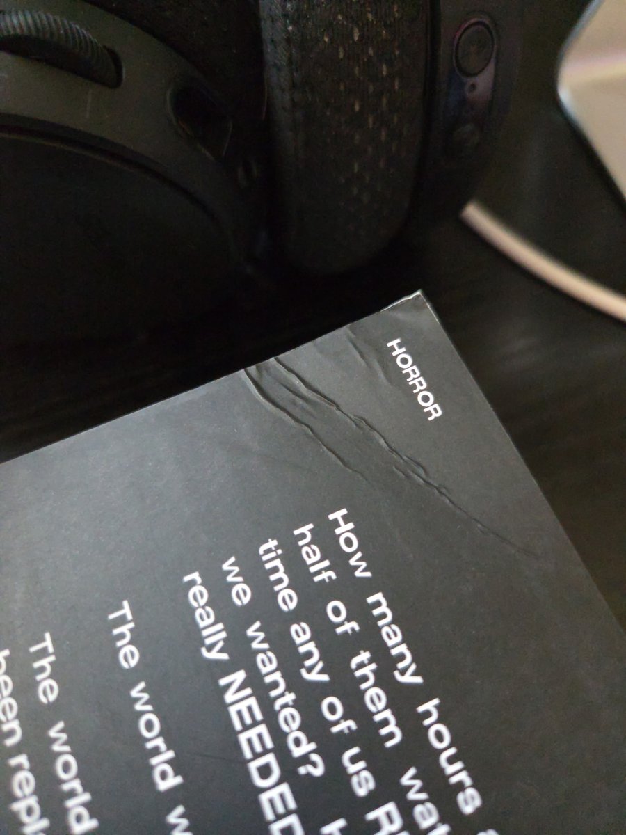Clarkinator720's tweet photo. Looks like the driver just tossed it into the entry way. At least this one is still readable... https://t.co/NUk1Su6FQW