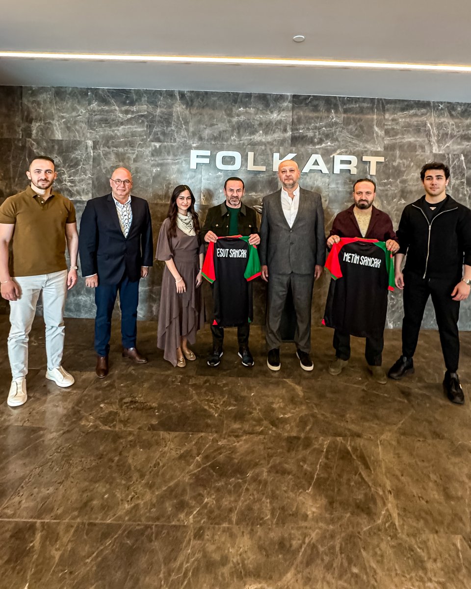 FolkartYapi's tweet photo. İzmir’in değerli sembollerinden Karşıyaka Spor Kulübü (KSK) Başkanı Aygün Cicibaş ile Yönetim Kurulu Üyesi Mustafa Giray, bugün Folkart’ı ziyaret etti. https://t.co/KnN7nqb9t5