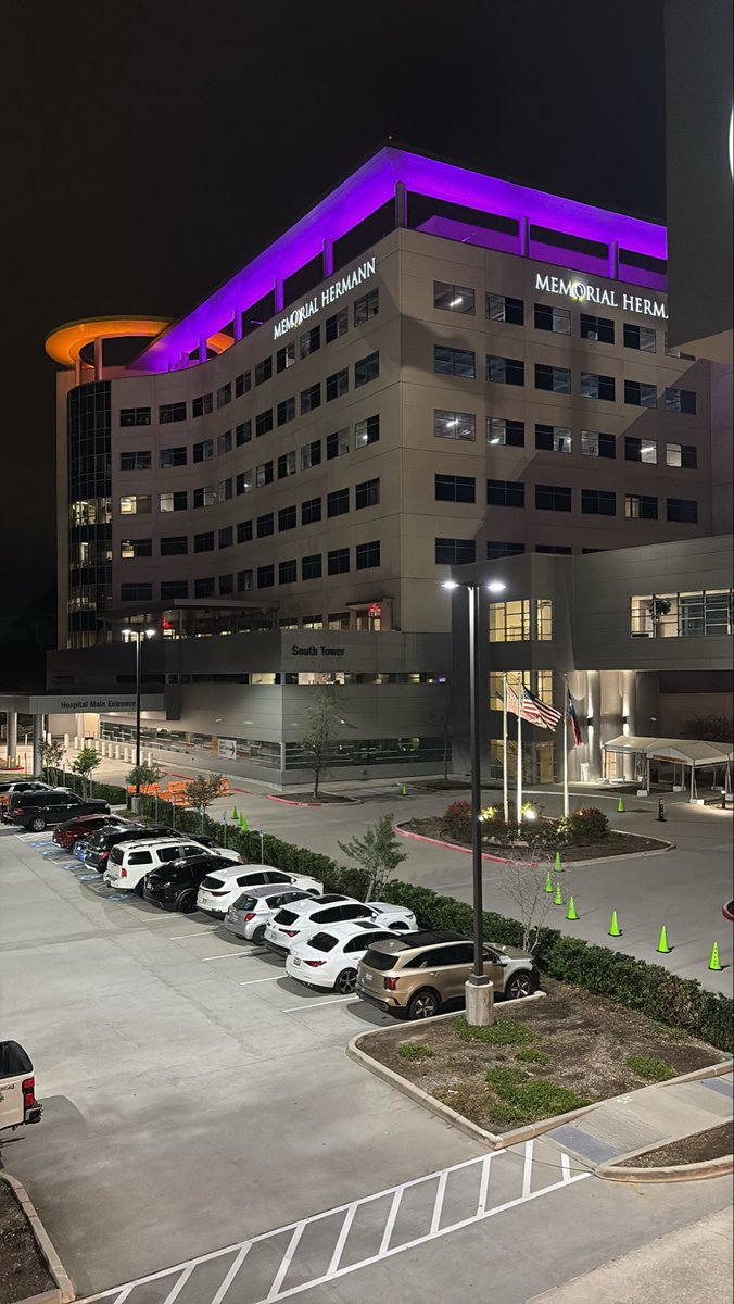 mercyyy23's tweet photo. I like this stage in life. Everything beeen so chill👻👻 https://t.co/u0nODaP3eN