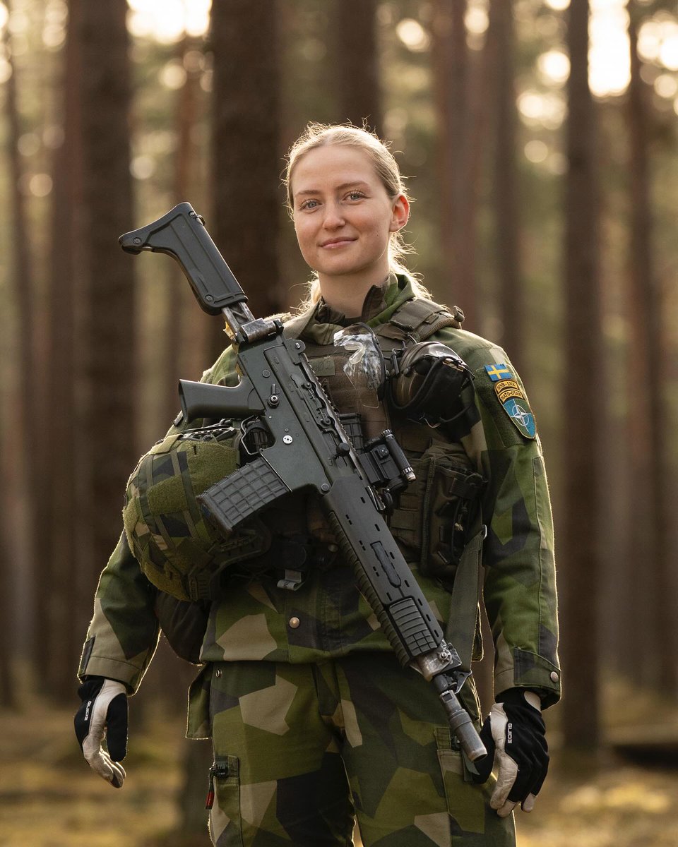 jmscaronte's tweet image. Female soldiers in the Swedish Army.
#woman #Sweden