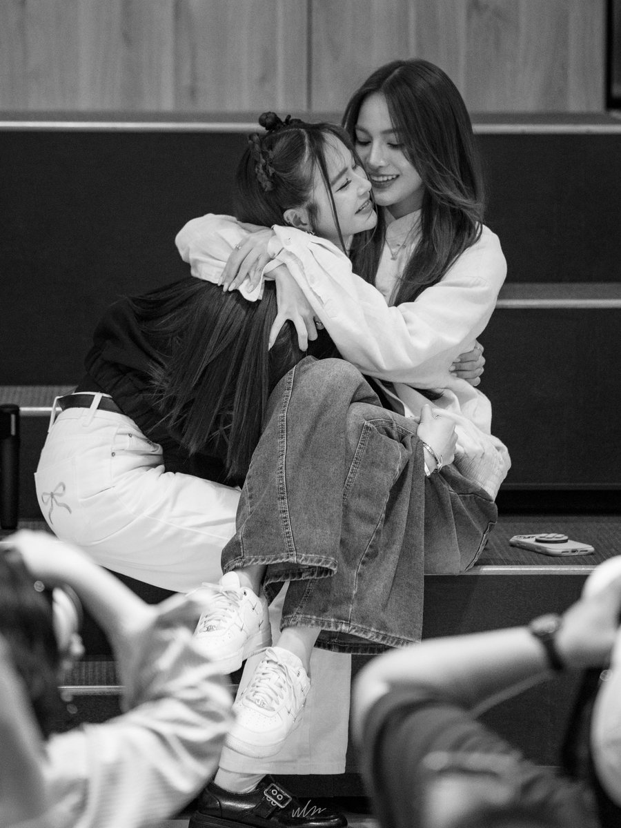 wlwframe tweet media