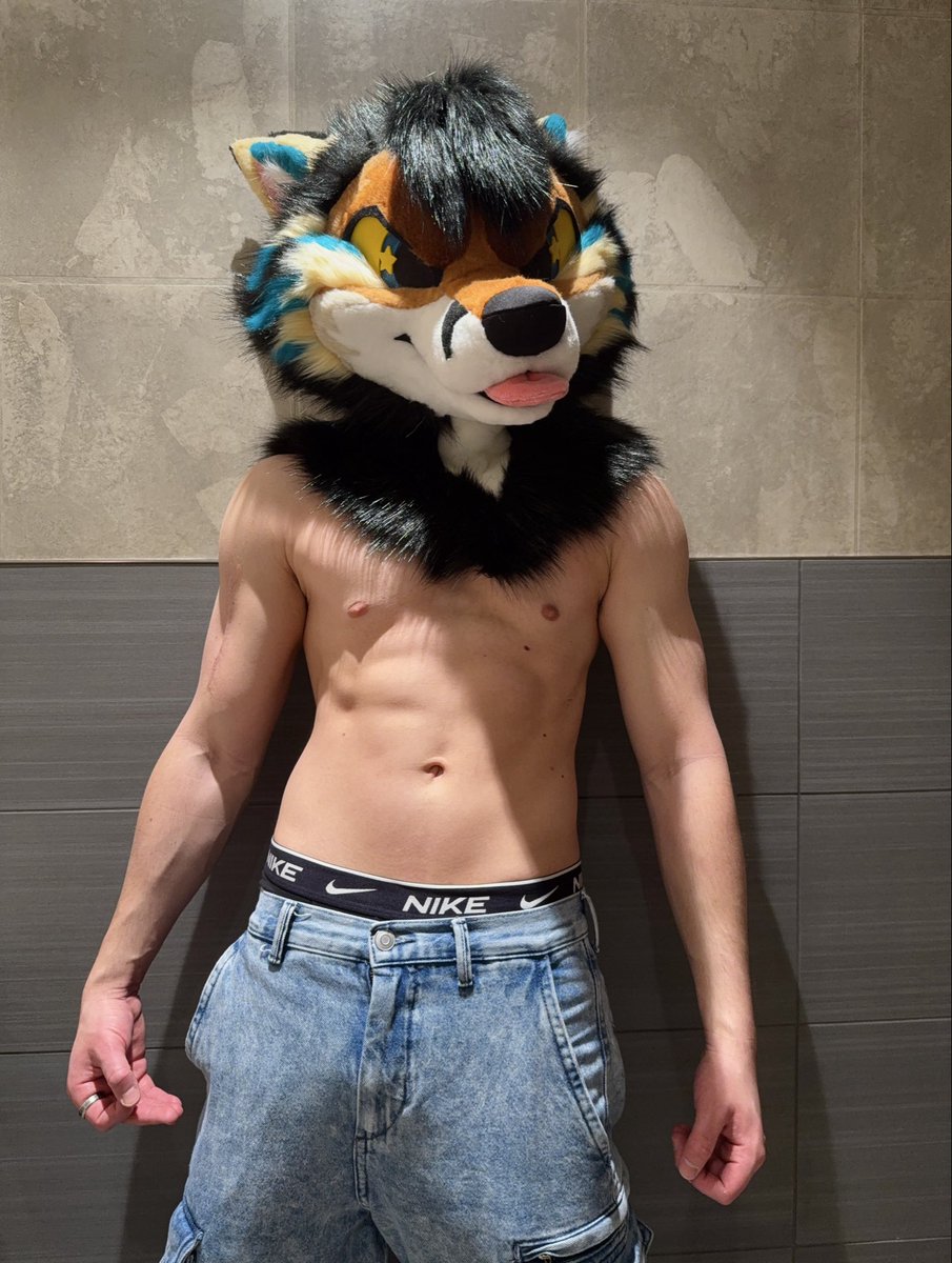EddyTails's tweet photo. Larping as a gym furry https://t.co/czHMaZAt7D
