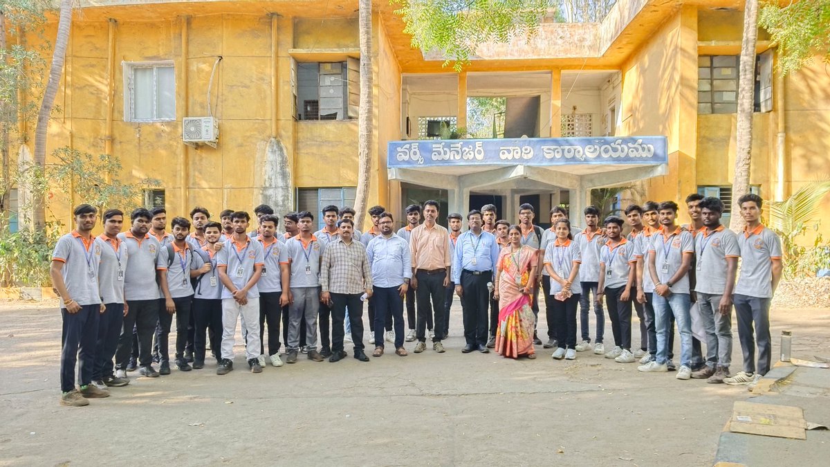 ksrmceofficial's tweet image. Mechanical Engineering students visited the APSRTC Zonal Workshop, Kadapa, on 07-04-2026 as part of their industrial visit.

#ksrmme #industryvisit #apsrtc #workshop #ksrm