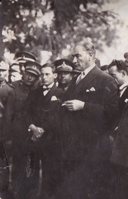 Türkiye Cumhuriyeti Anayasası'na 
Laiklik İlkesi'nin kabul edilmesinin 98.yıl dönümü.10 Nisan 1928
#LaiklikGünü 
Kutlu olsun.🇹🇷🇹🇷🇹🇷